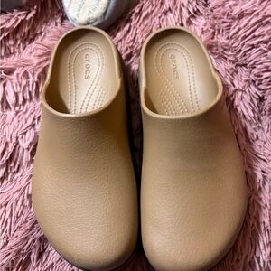 CROCS Dylan platform Tan Clogs